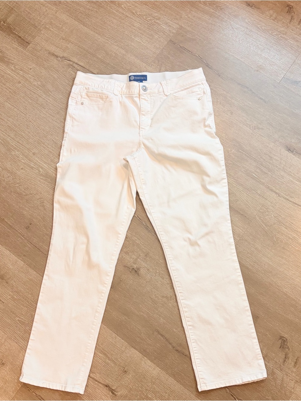 Democracy Ab"solution® Booty Lift Straight Leg White Jeans Sz 16